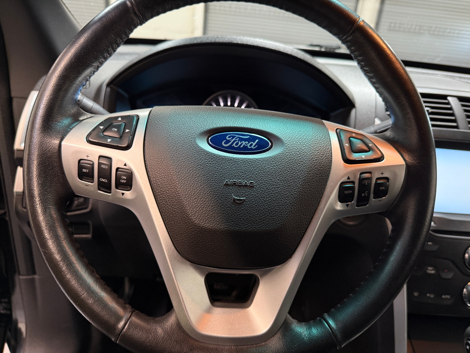 Thumbnail: 2015 Ford Explorer - 5