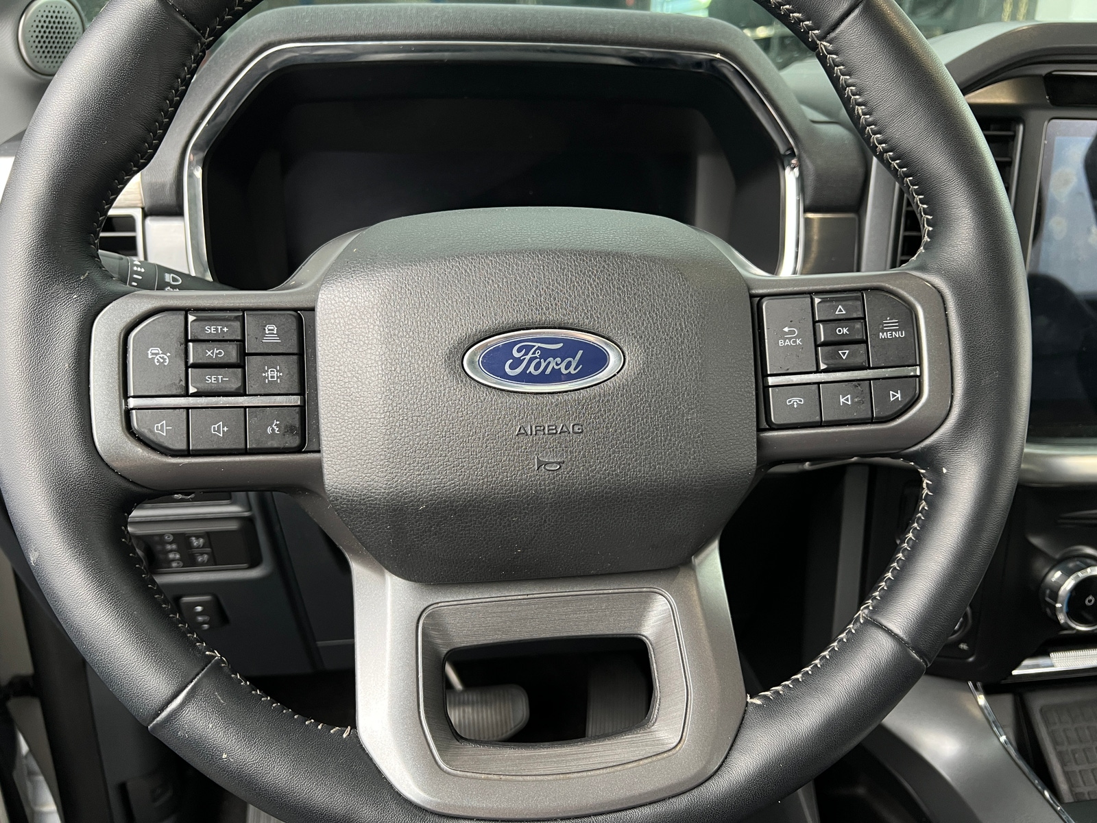 Thumbnail: 2022 Ford Econoline - 4