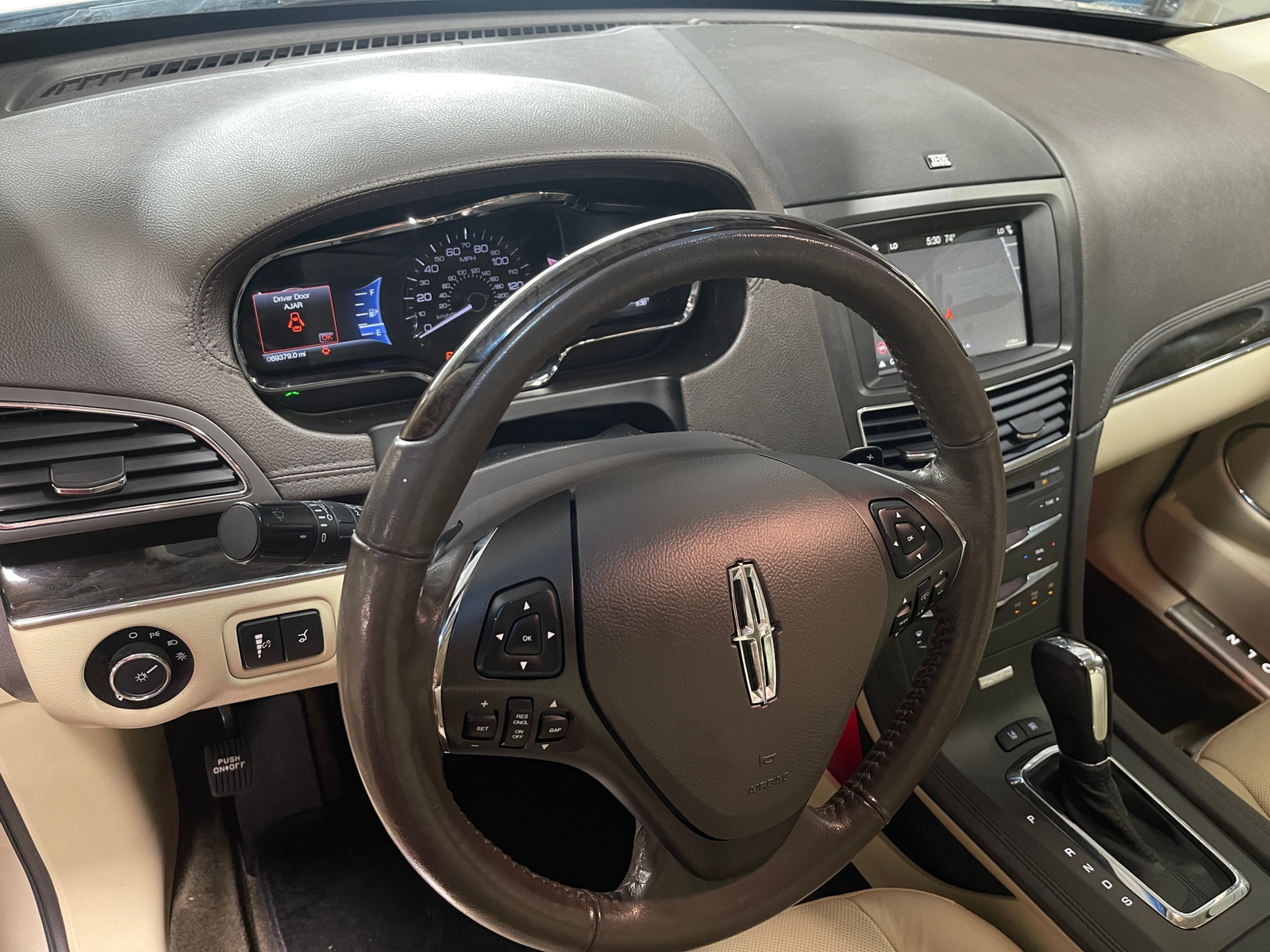 Thumbnail: 2018 Lincoln MKT - 2