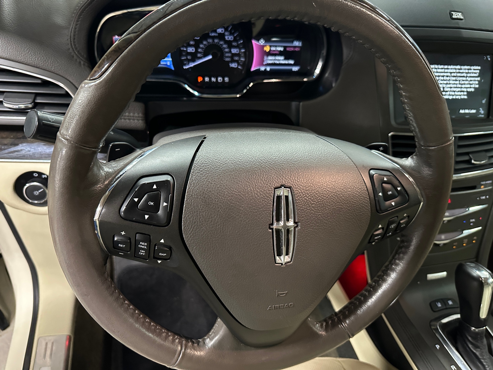 Thumbnail: 2018 Lincoln MKT - 4