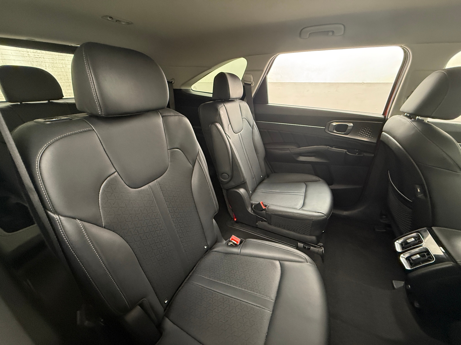 Thumbnail: 2022 Kia Sorento - 5