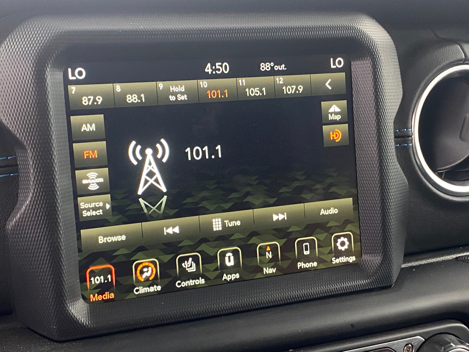 Thumbnail: 2022 Jeep Wrangler - 3
