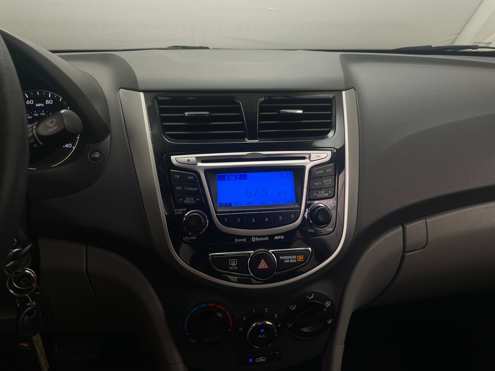 Thumbnail: 2012 Hyundai Accent - 4