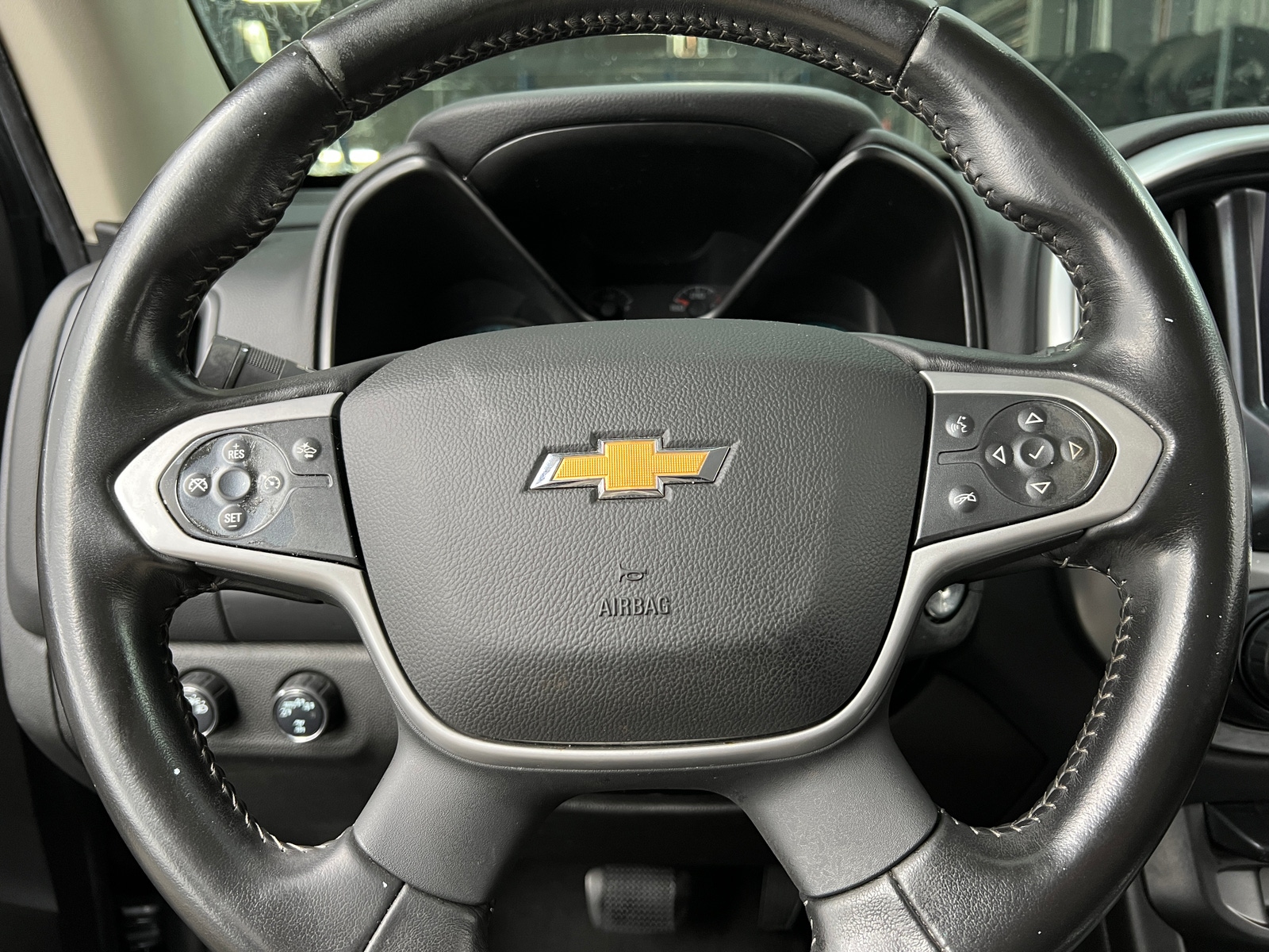 Thumbnail: 2022 Chevrolet Colorado - 5