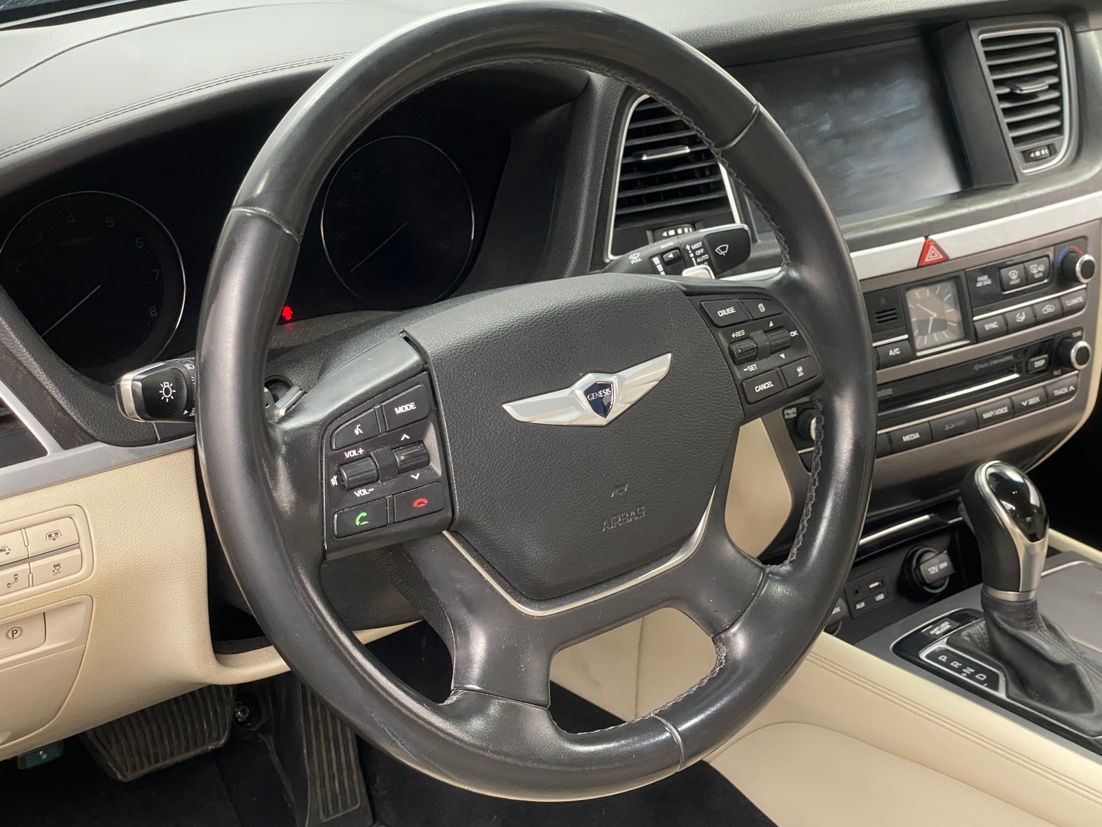 Thumbnail: 2015 Hyundai Genesis - 4