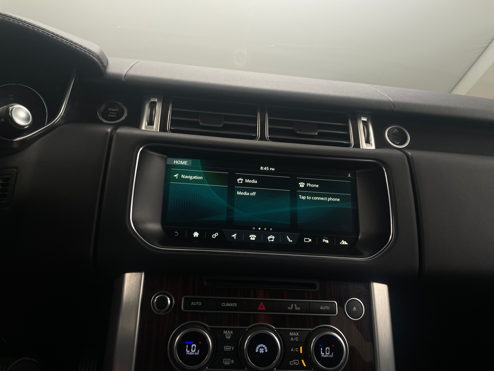Thumbnail: 2017 Land Rover Range Rover - 3