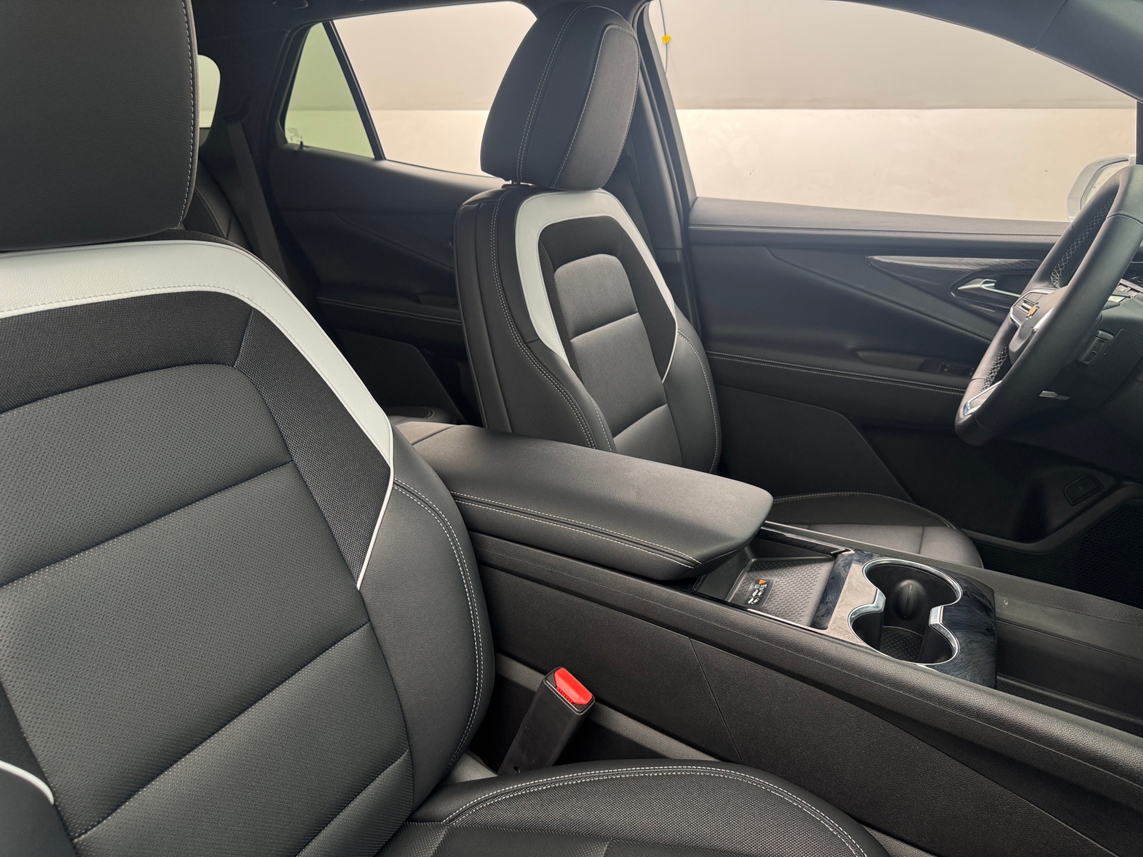 Thumbnail: 2024 Chevrolet Blazer EV - 2