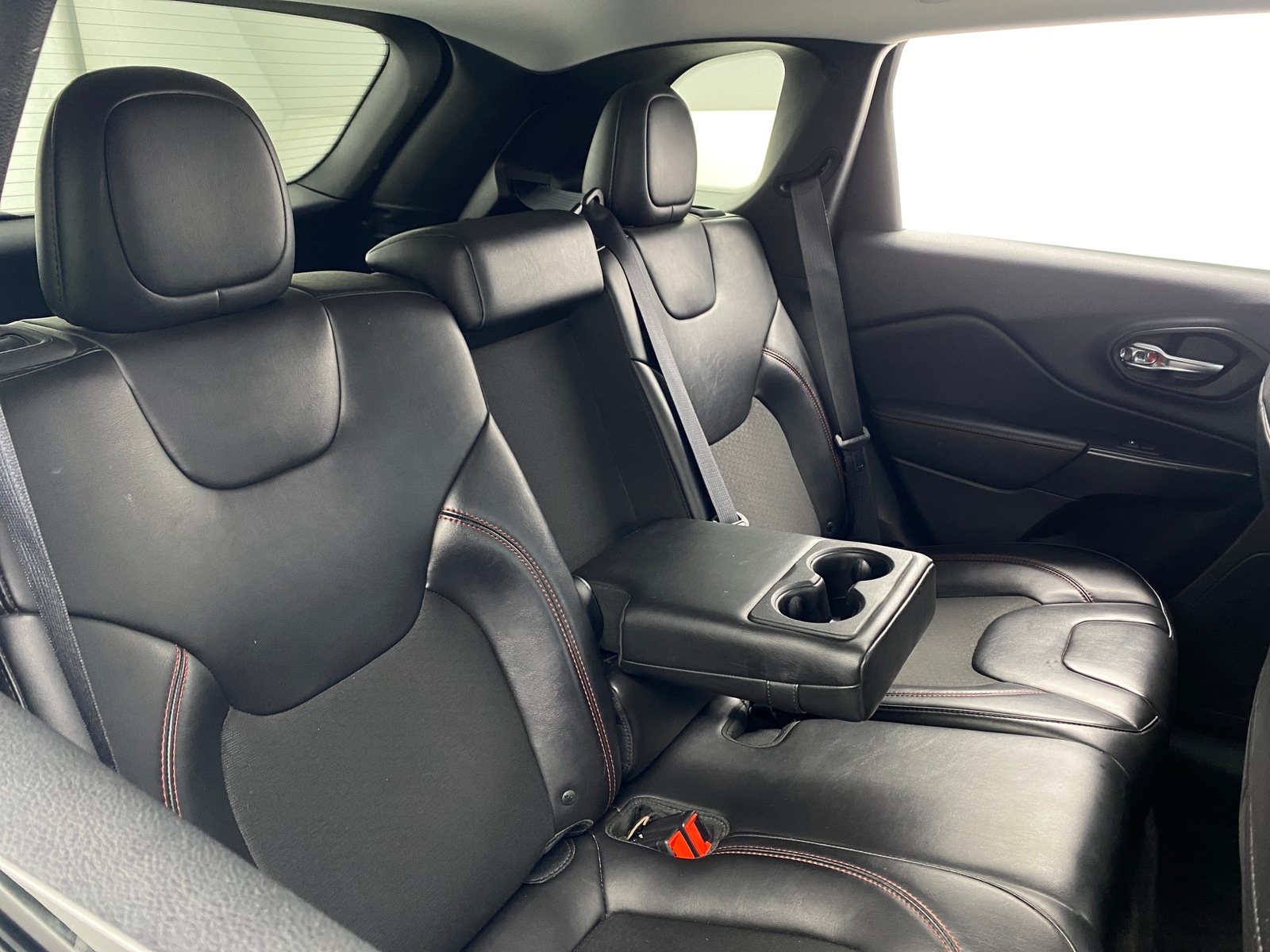 Thumbnail: 2019 Jeep Cherokee - 6