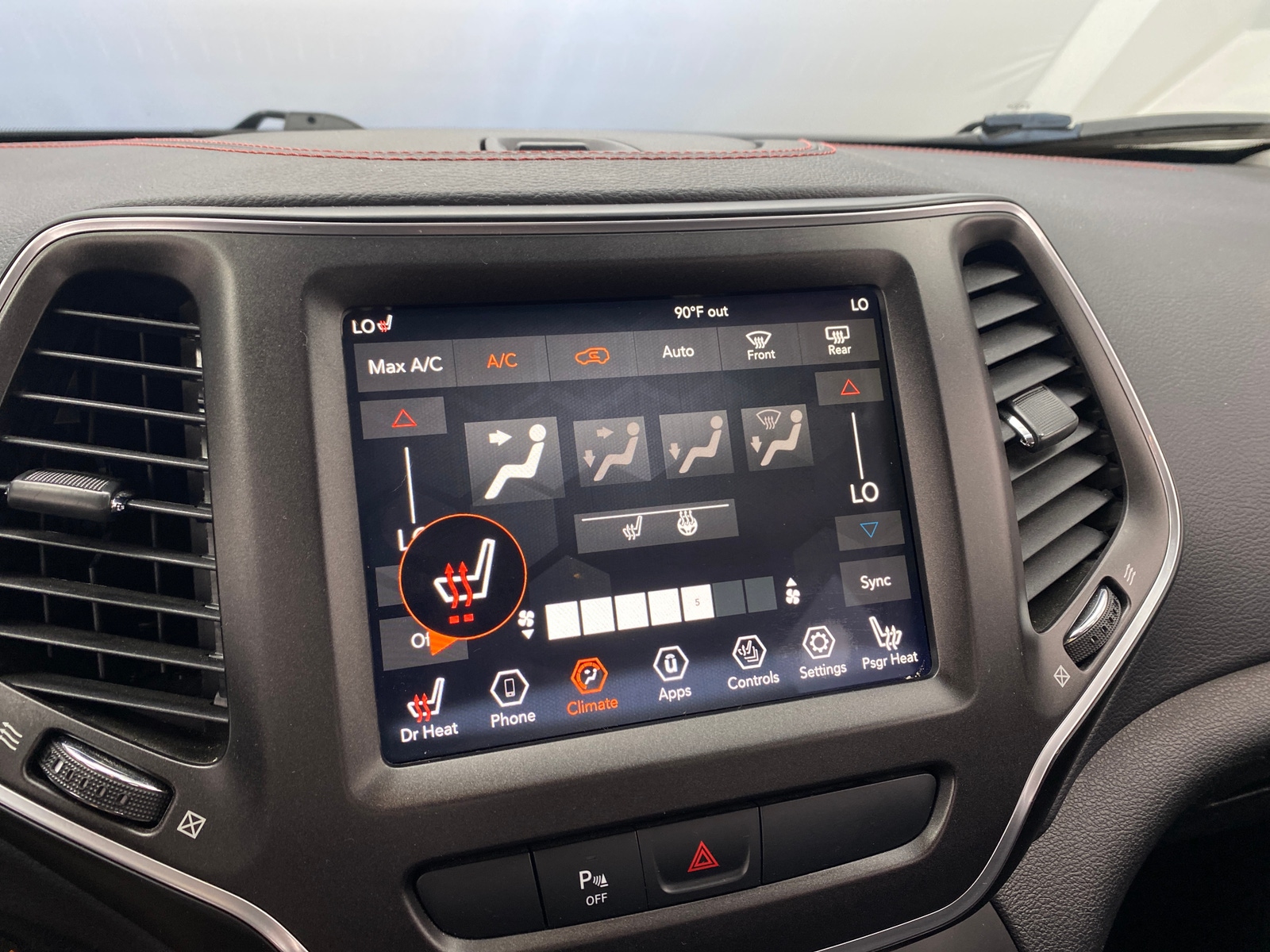 Thumbnail: 2019 Jeep Cherokee - 4