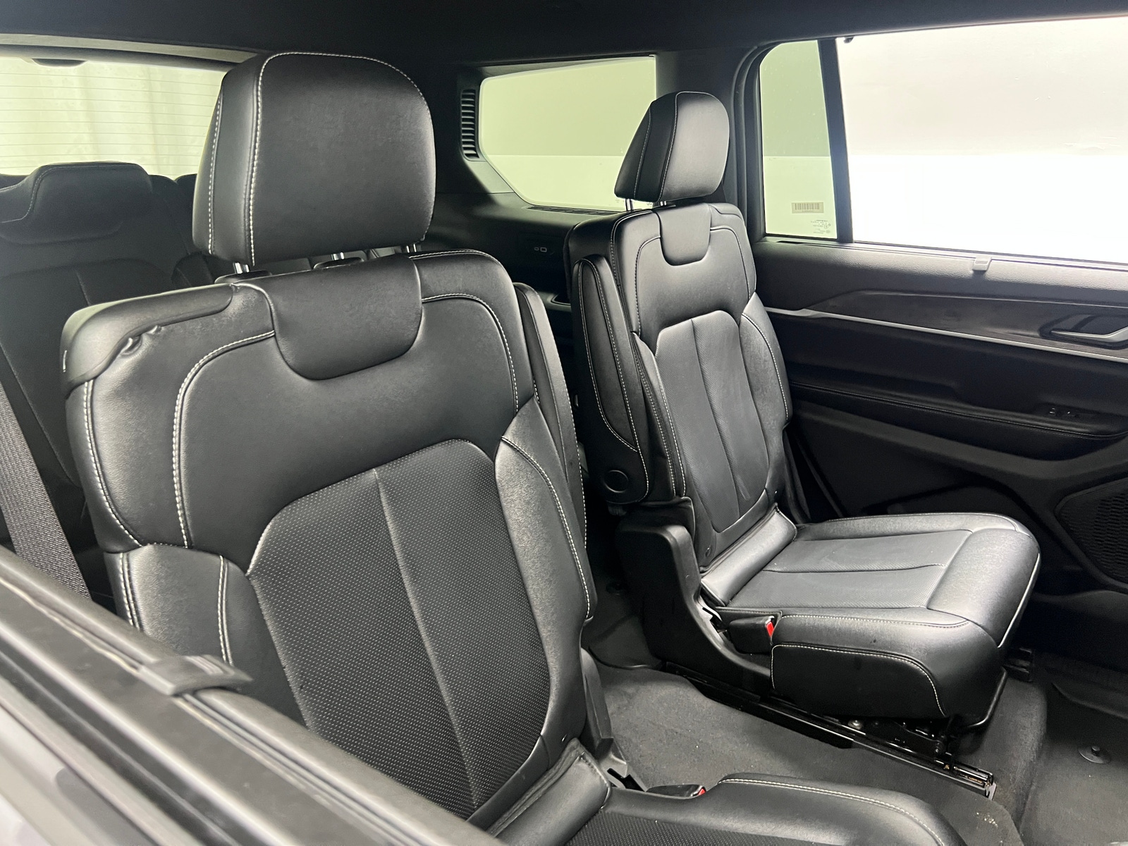 Thumbnail: 2024 Jeep Grand Cherokee L - 6