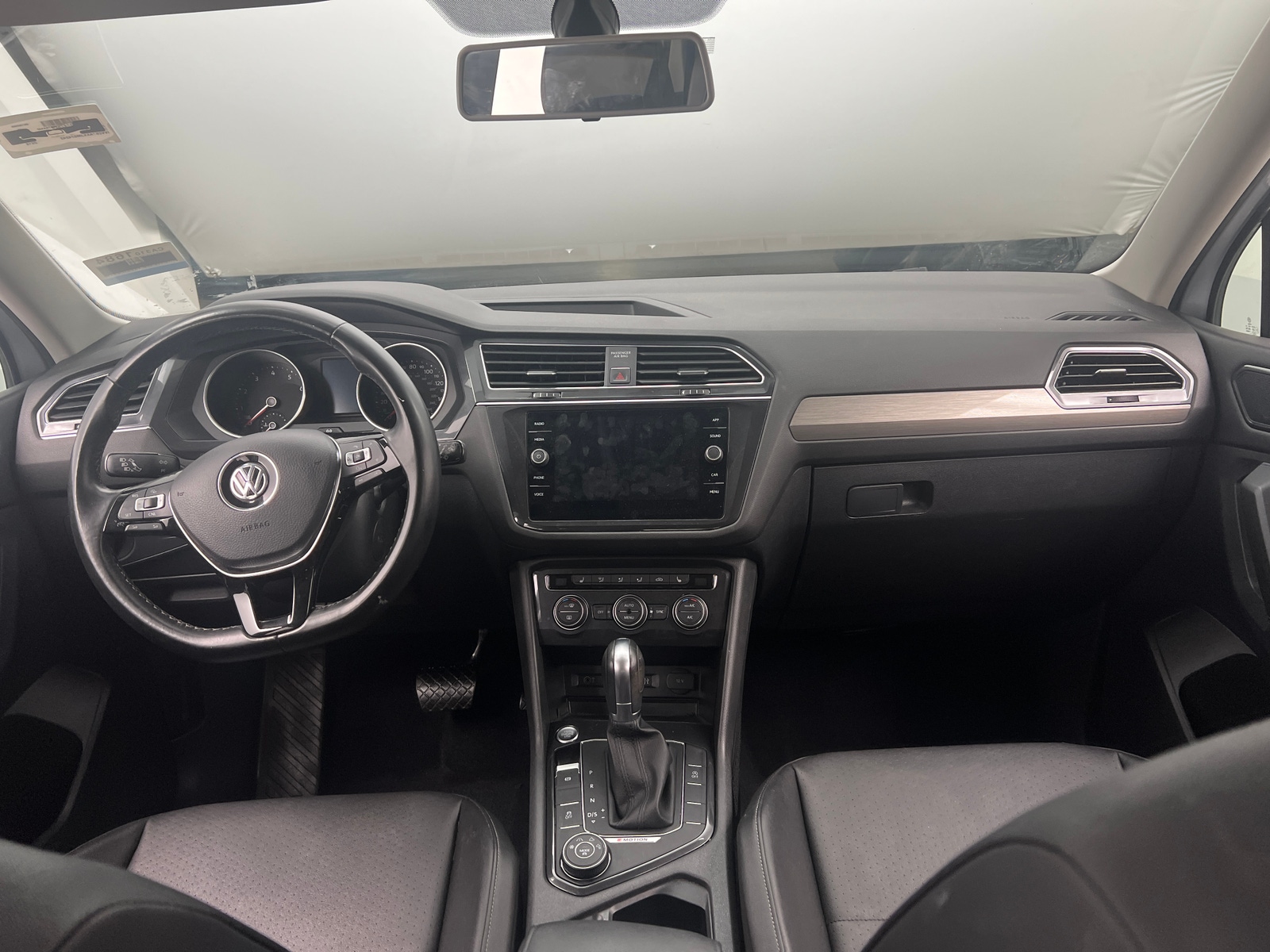 Thumbnail: 2018 Volkswagen Tiguan - 2