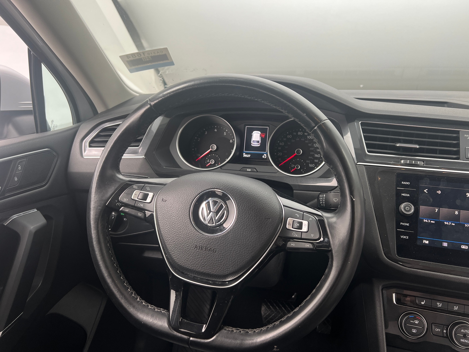 Thumbnail: 2018 Volkswagen Tiguan - 4