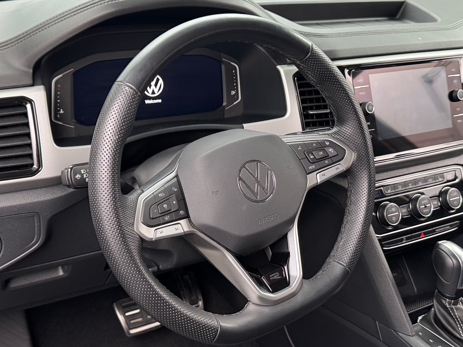 Thumbnail: 2023 Volkswagen Atlas - 4