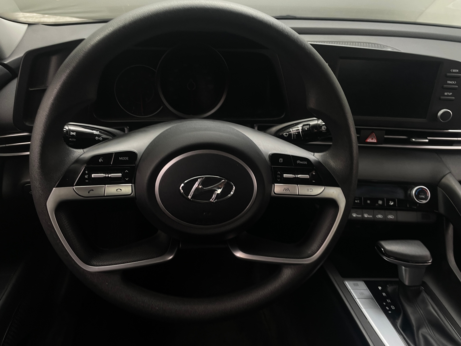 Thumbnail: 2023 Hyundai Elantra - 5