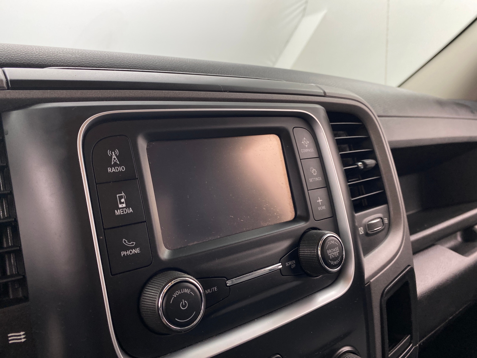 Thumbnail: 2021 RAM 1500 Classic - 4