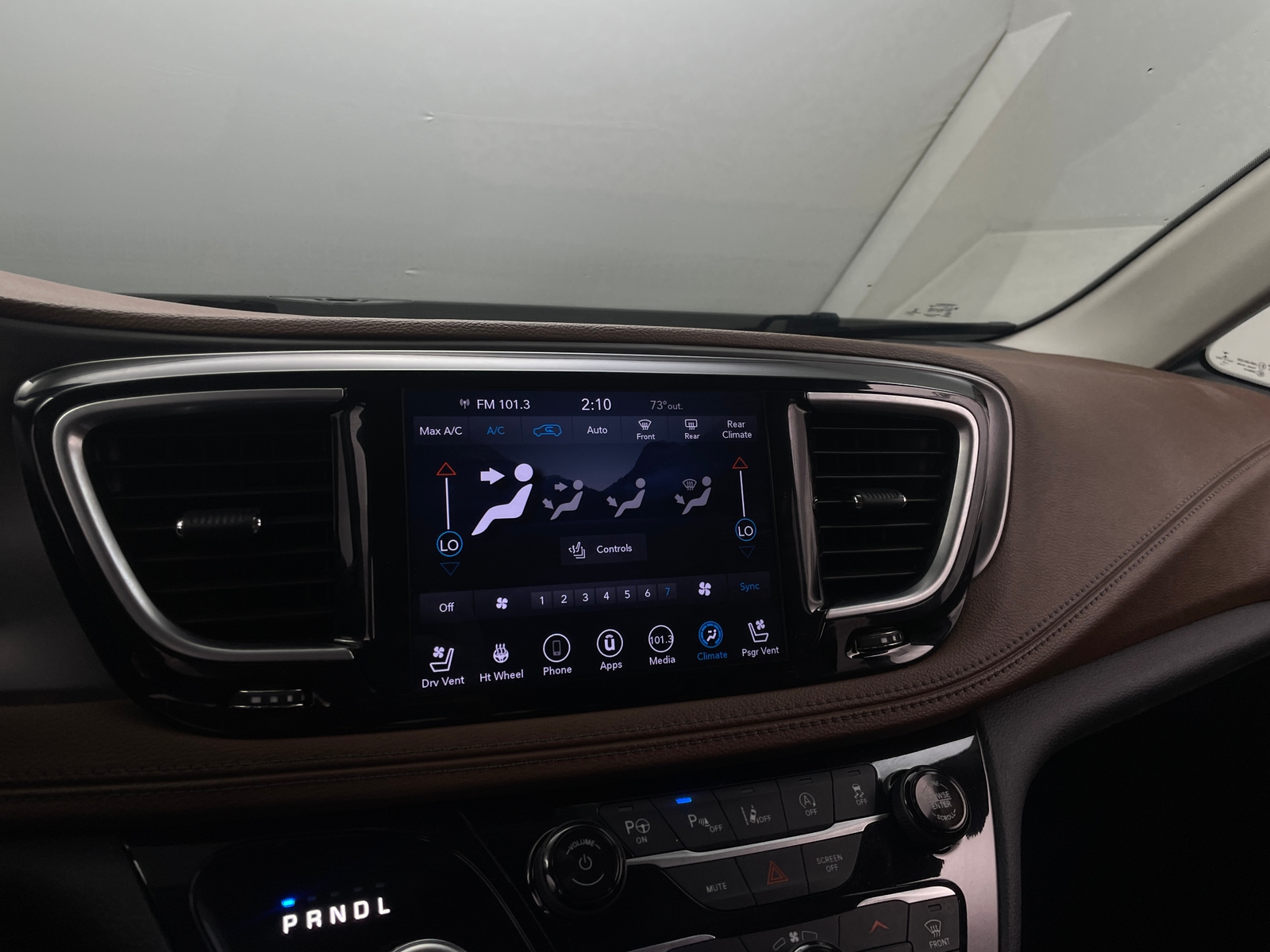 Thumbnail: 2019 Chrysler Pacifica - 3