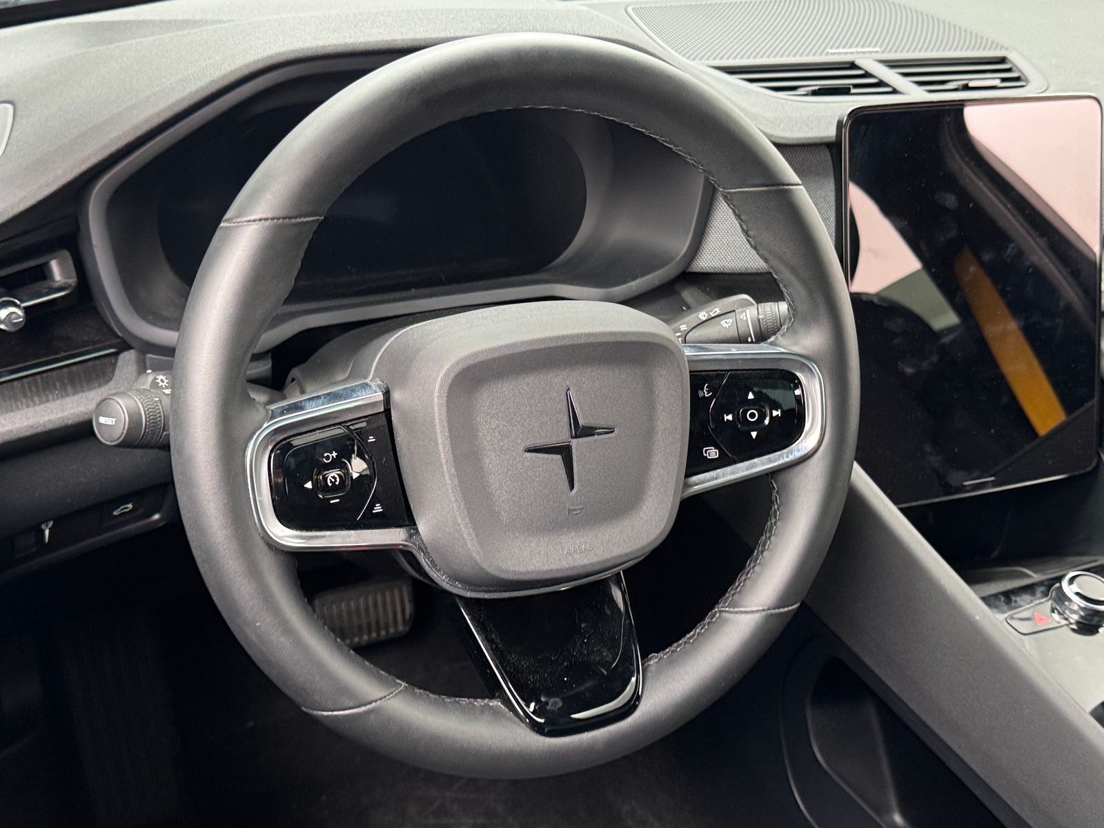 Thumbnail: 2022 Polestar 2 - 5