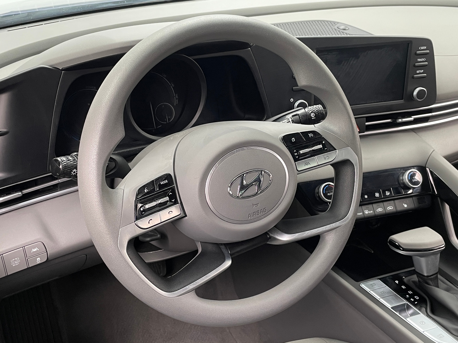 Thumbnail: 2023 Hyundai Elantra - 5