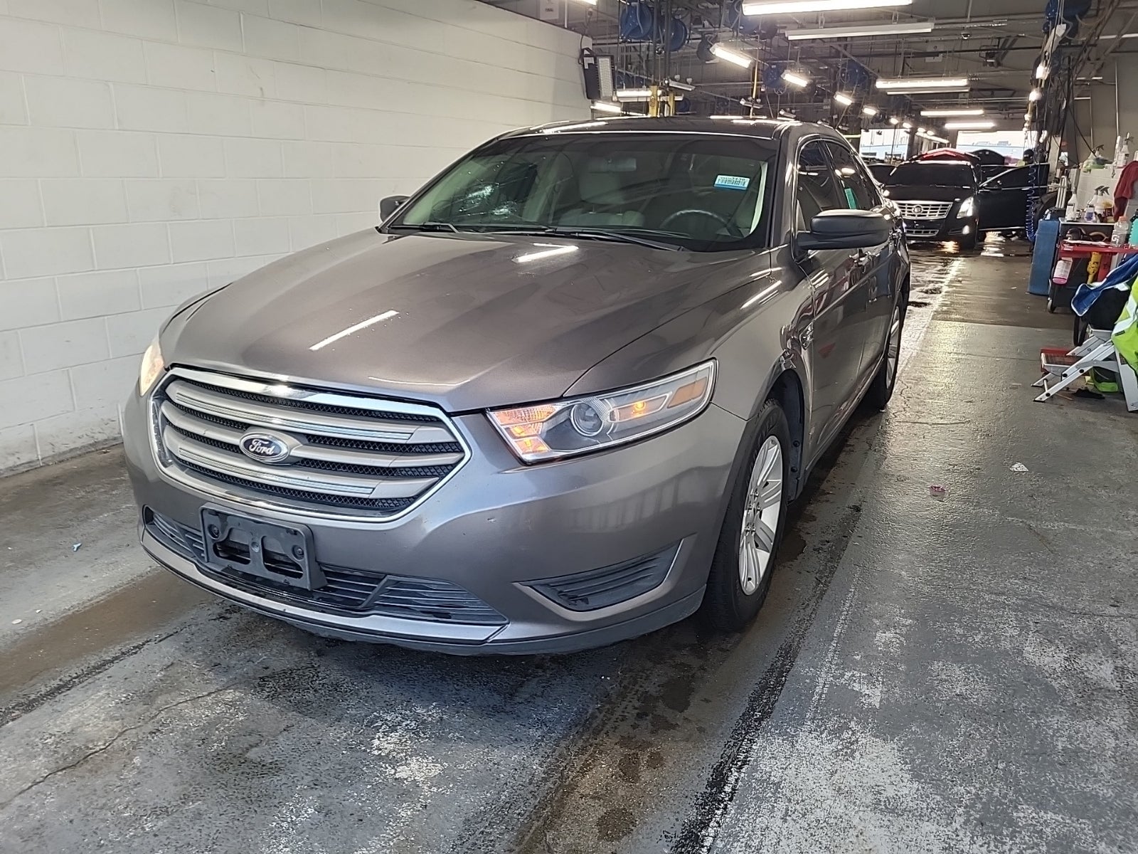 2014 Ford Taurus SE