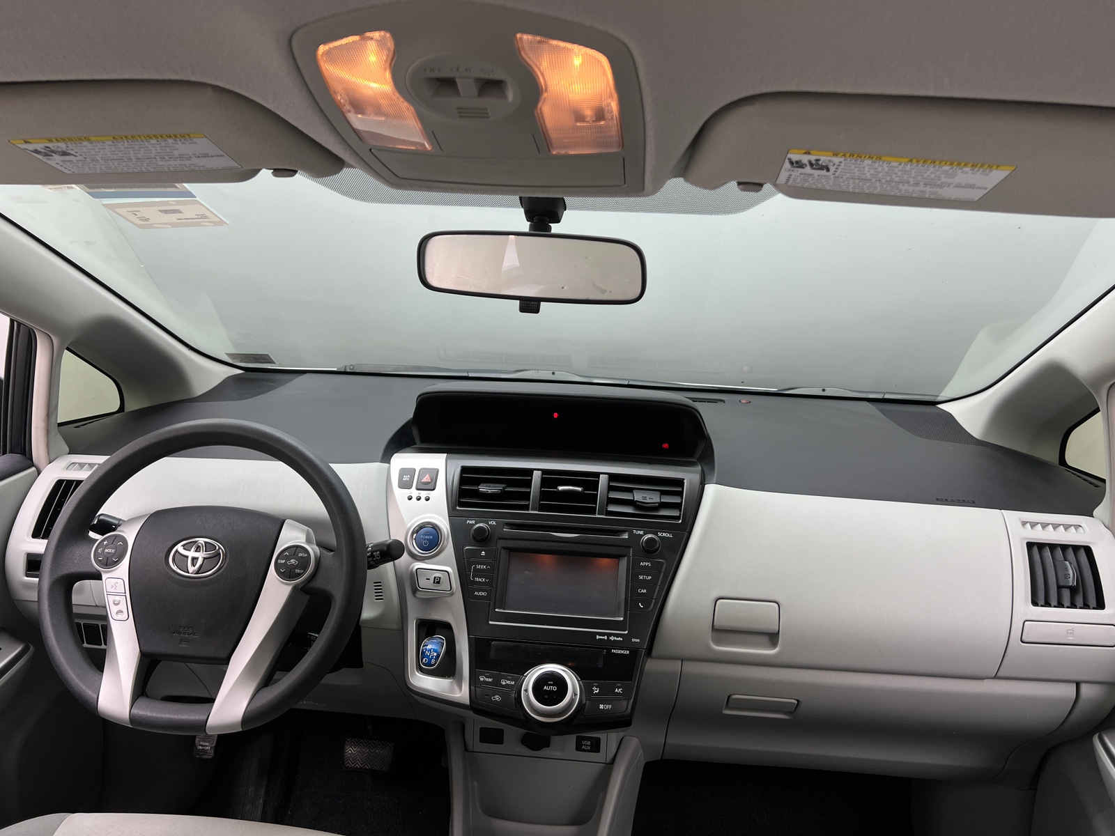 Thumbnail: 2012 Toyota Prius v - 3