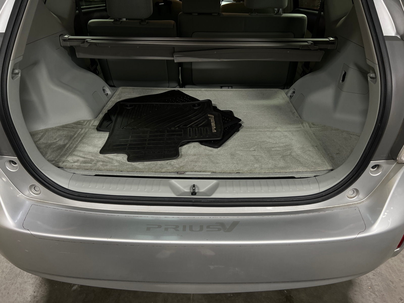 Thumbnail: 2012 Toyota Prius v - 7