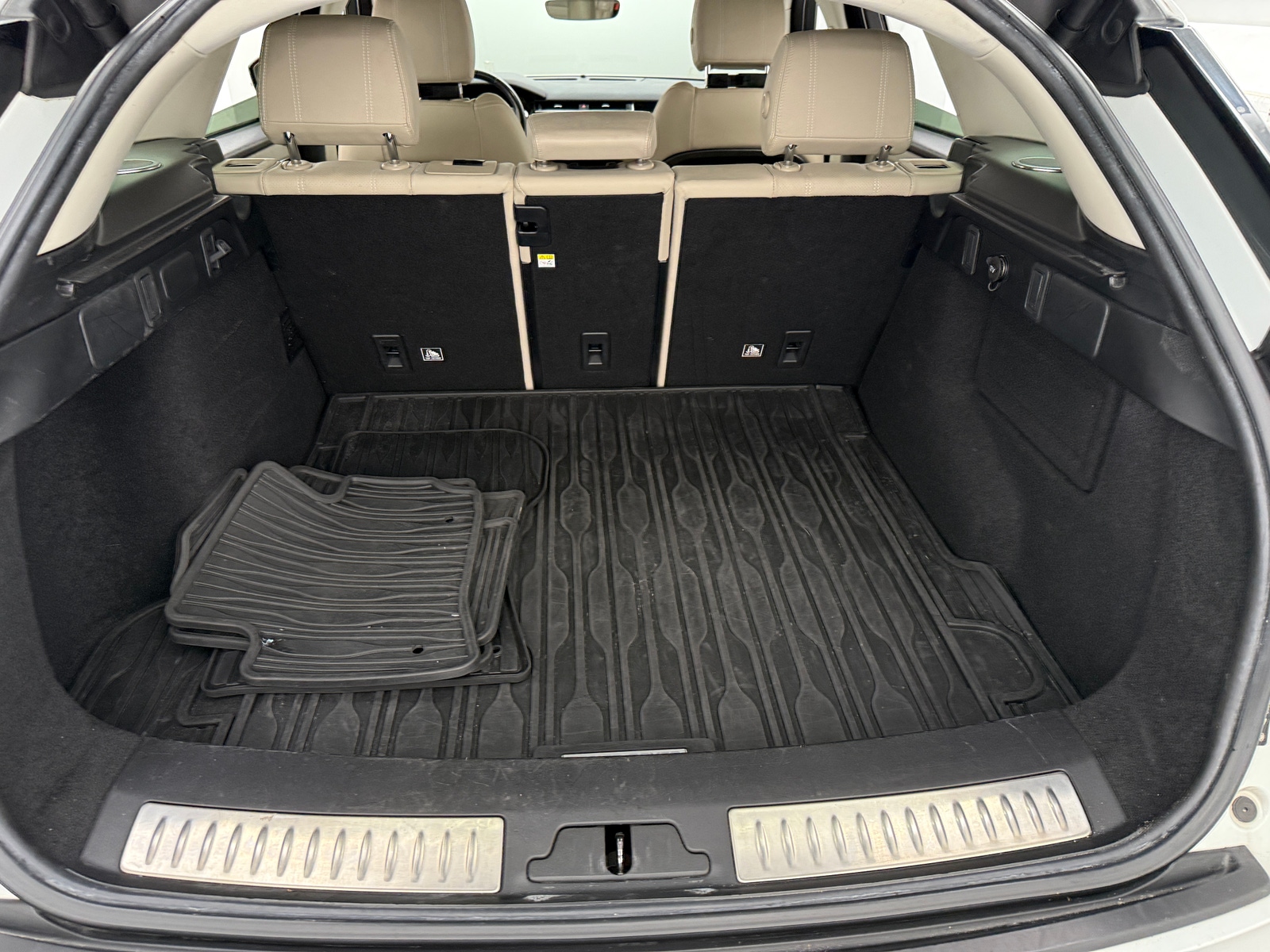 Thumbnail: 2018 Land Rover Range Rover Velar - 6