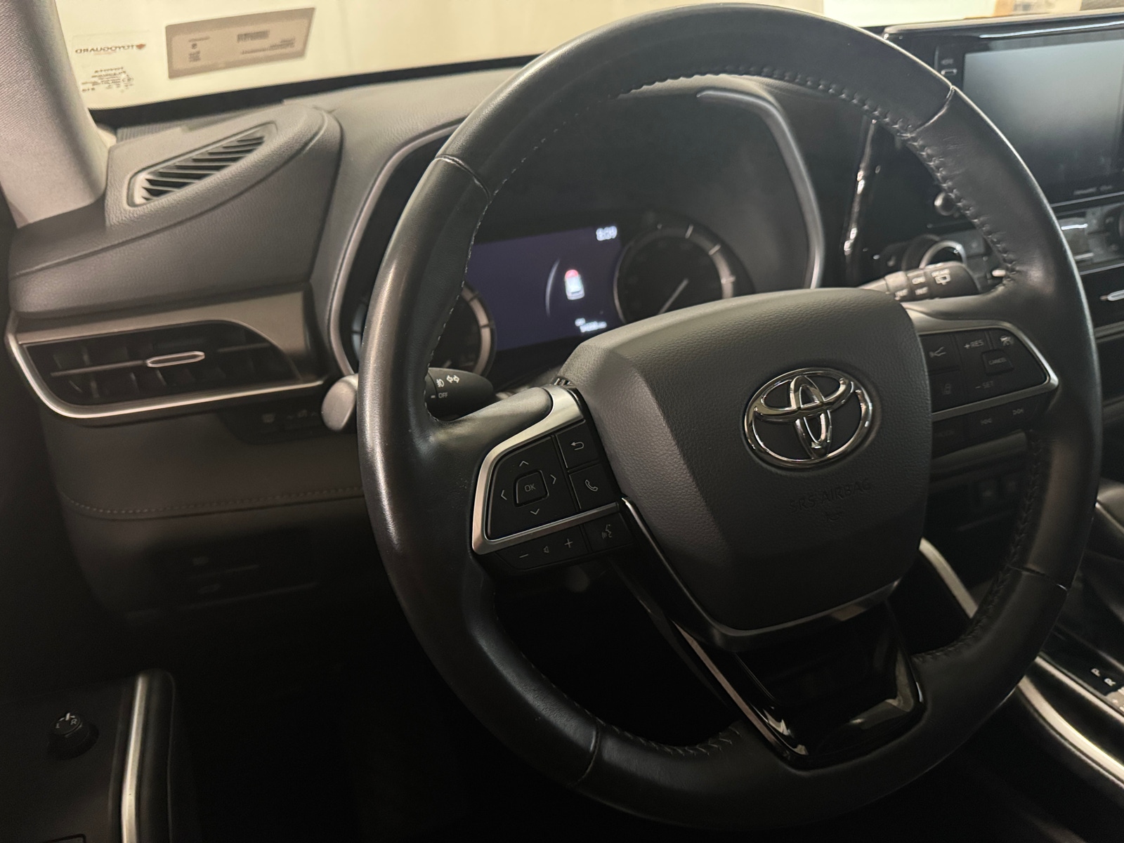 Thumbnail: 2021 Toyota Highlander - 4