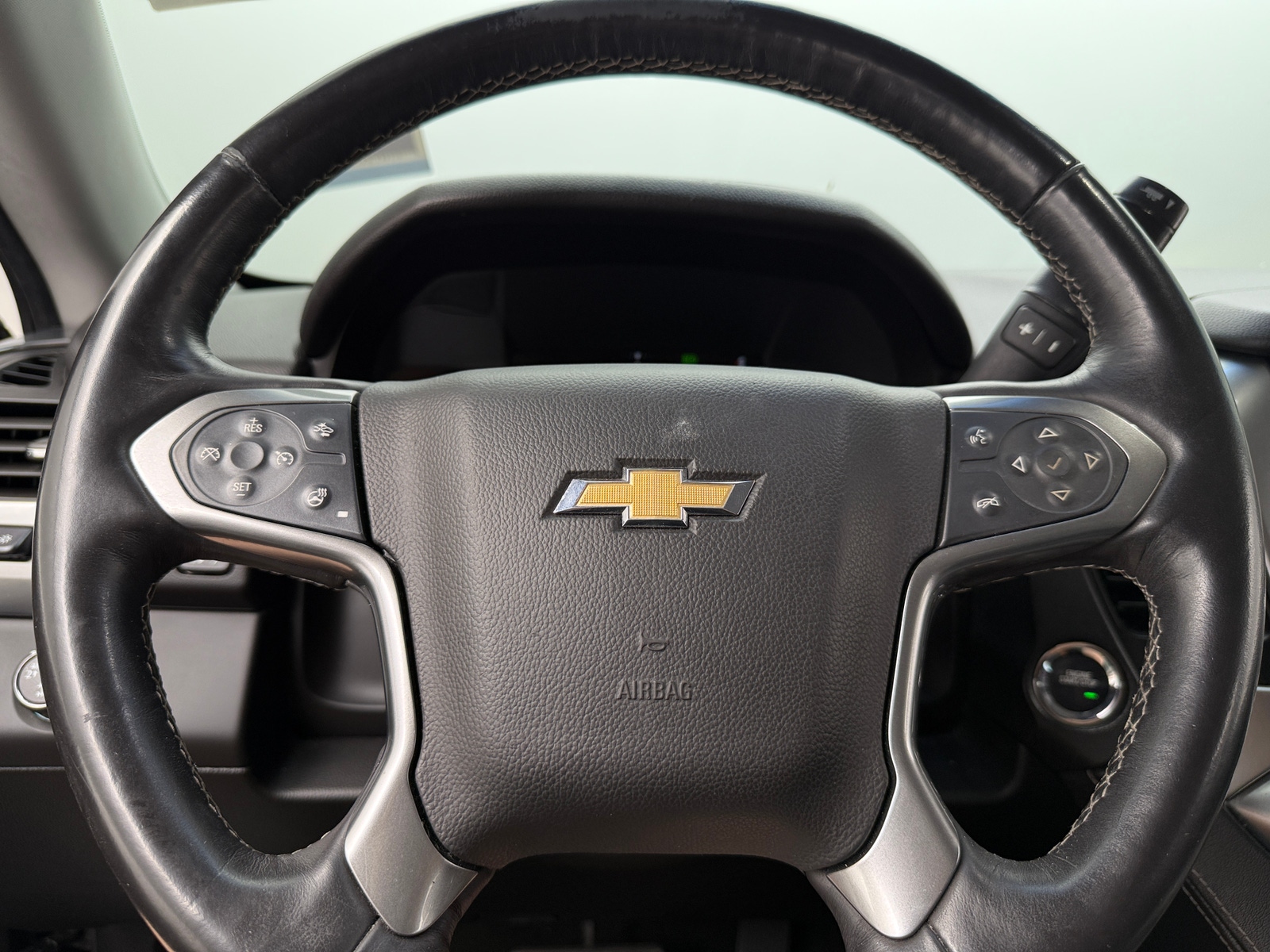 Thumbnail: 2017 Chevrolet Suburban - 4