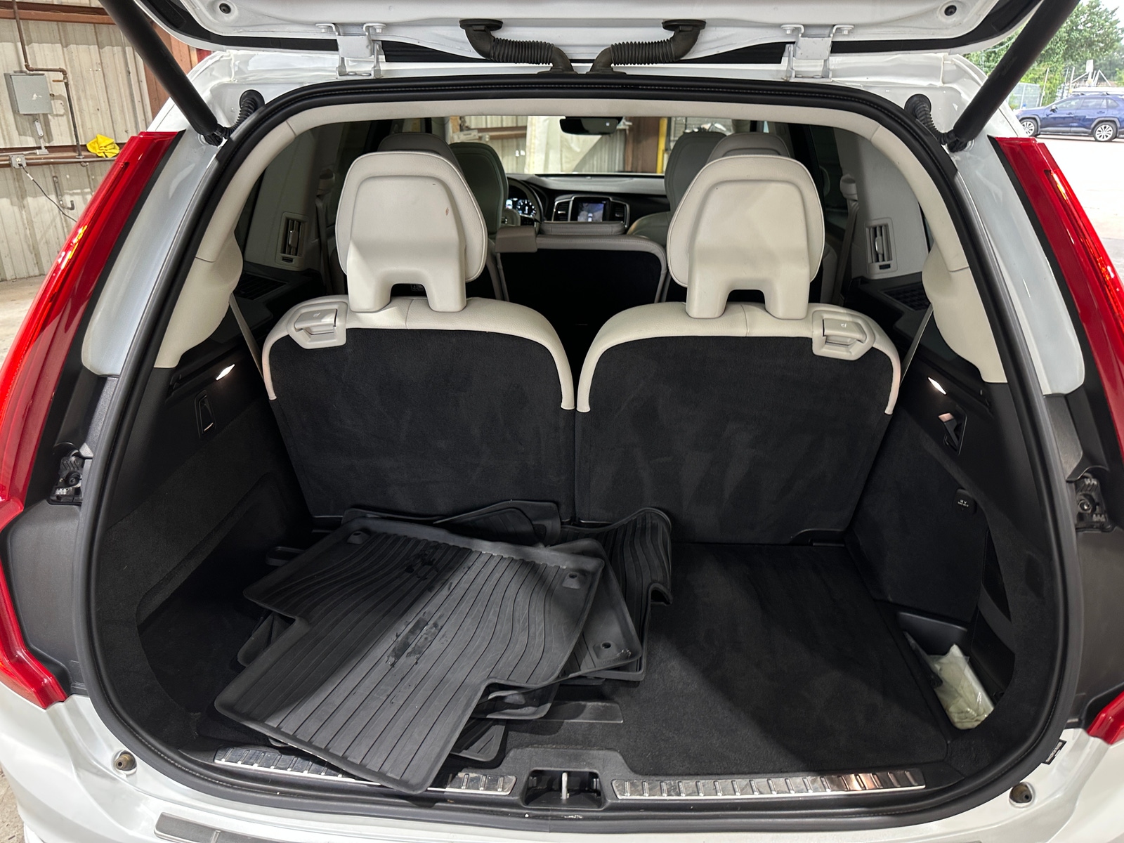 Thumbnail: 2019 Volvo XC90 - 6