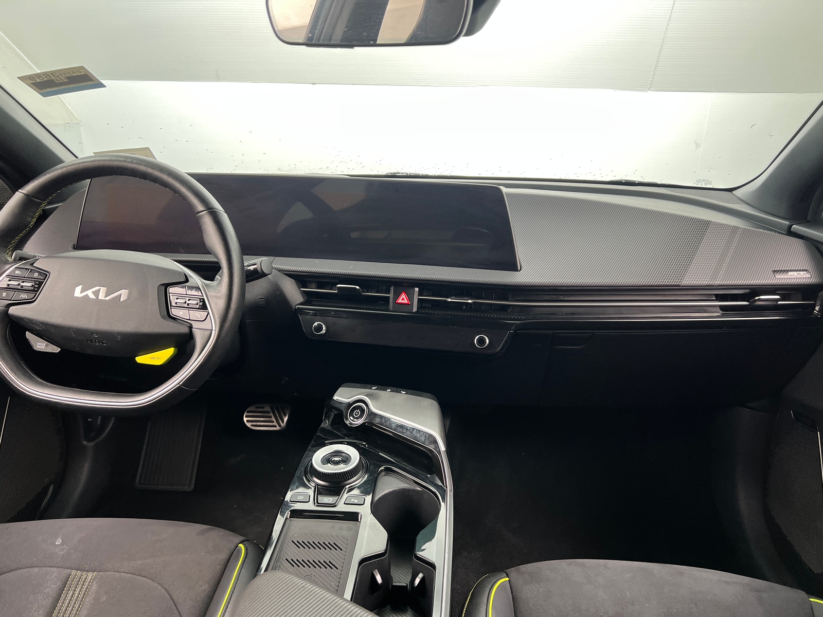 Thumbnail: 2023 Kia EV6 - 2