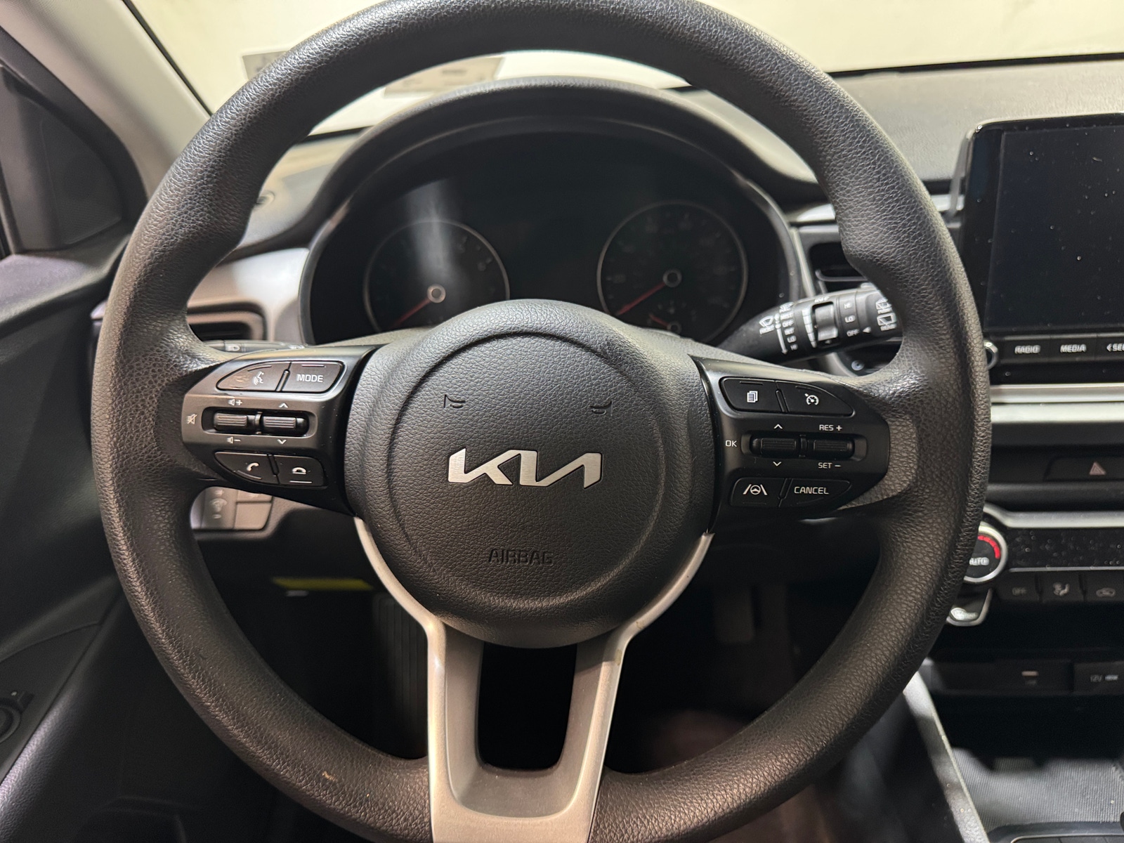 Thumbnail: 2022 Kia Rio - 5