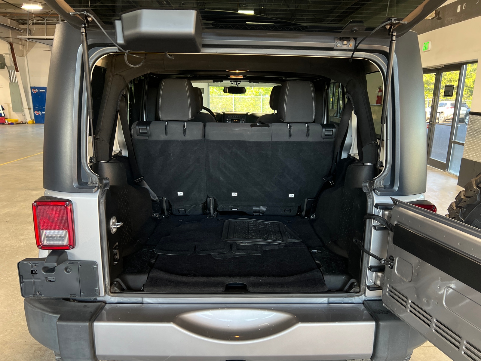 Thumbnail: 2018 Jeep Wrangler - 7