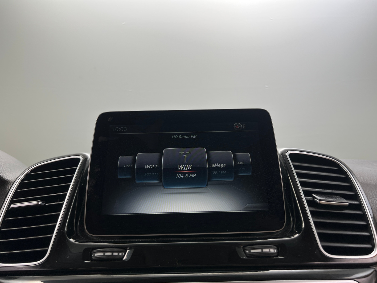 Thumbnail: 2017 Mercedes-Benz GLE - 3