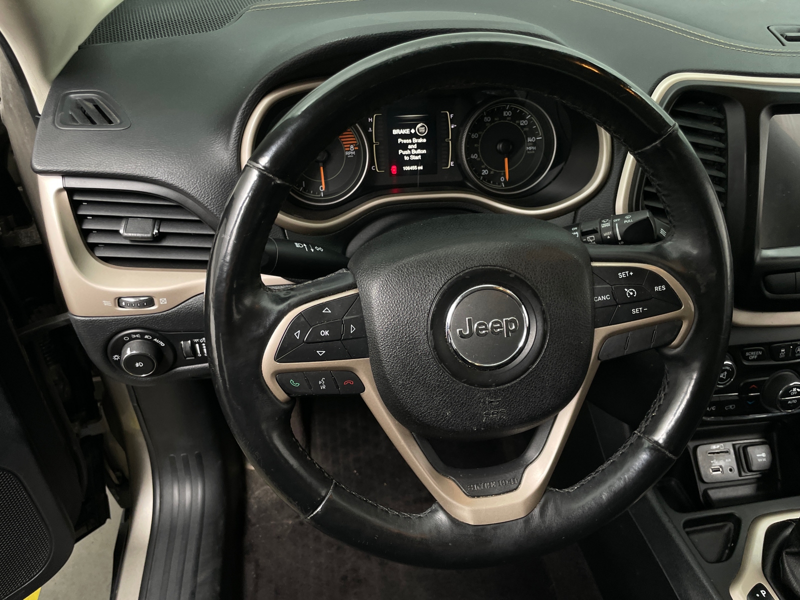 Thumbnail: 2016 Jeep Cherokee - 5