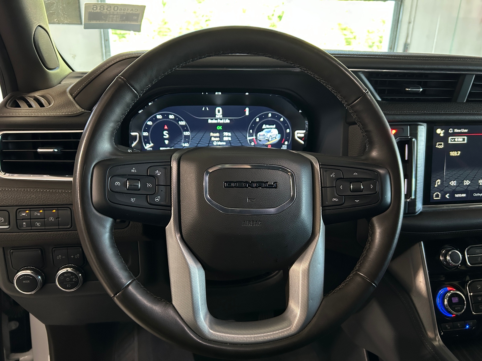 Thumbnail: 2023 GMC Yukon - 4