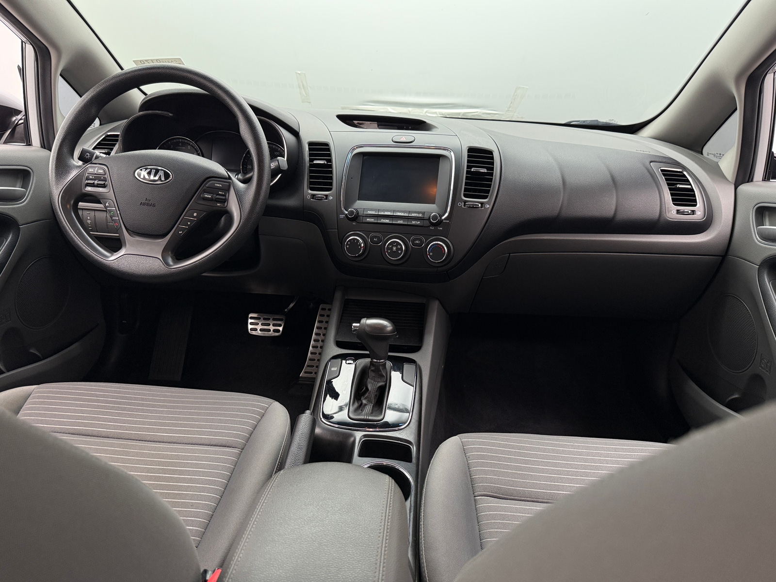 Thumbnail: 2018 Kia Forte - 3