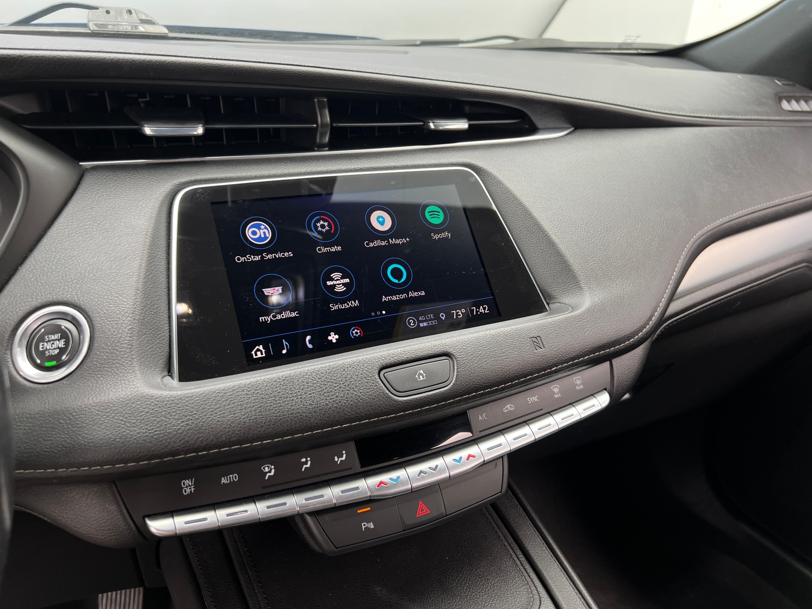 Thumbnail: 2021 Cadillac XT4 - 3
