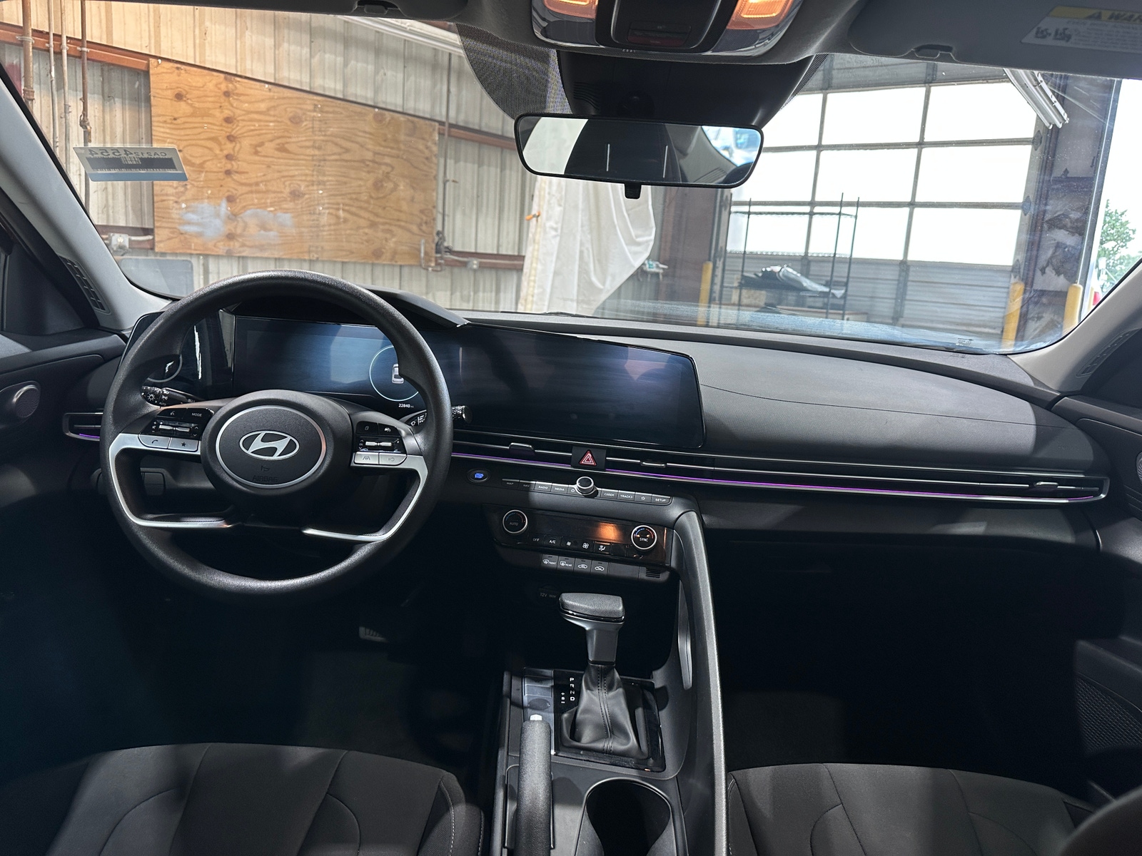 Thumbnail: 2024 Hyundai Elantra - 3