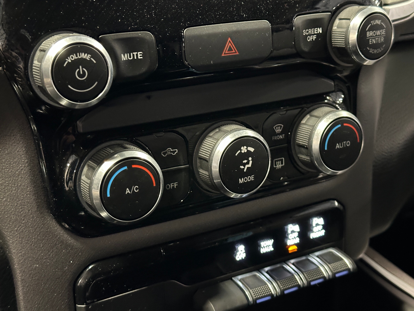 Thumbnail: 2020 RAM 1500 - 4
