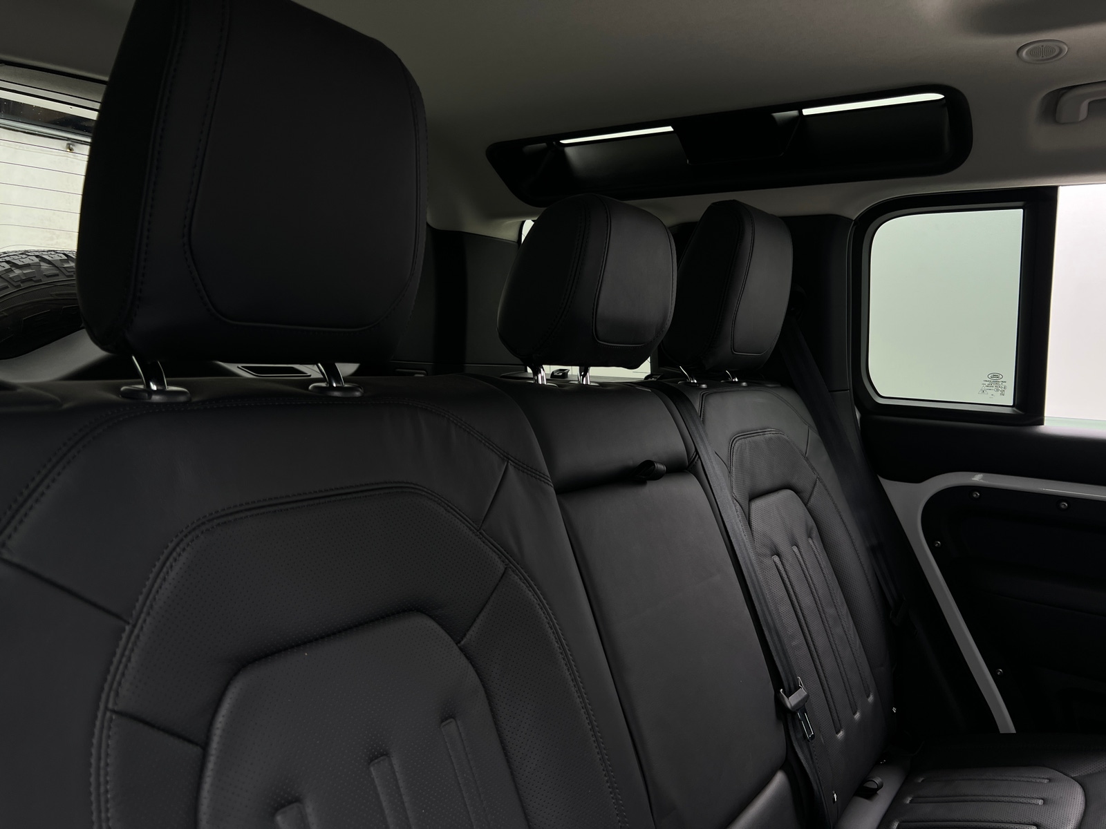Thumbnail: 2020 Land Rover Defender - 5