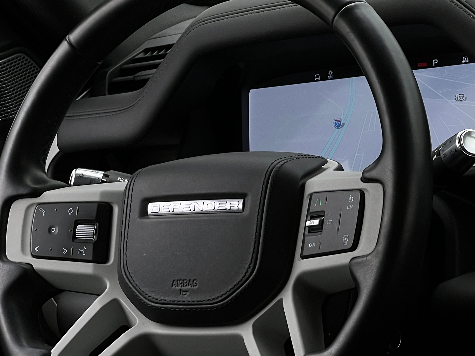Thumbnail: 2020 Land Rover Defender - 4