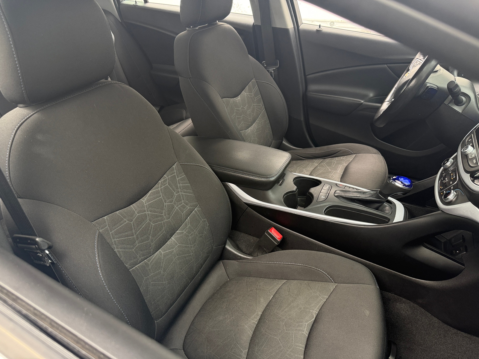 Thumbnail: 2018 Chevrolet Volt - 2
