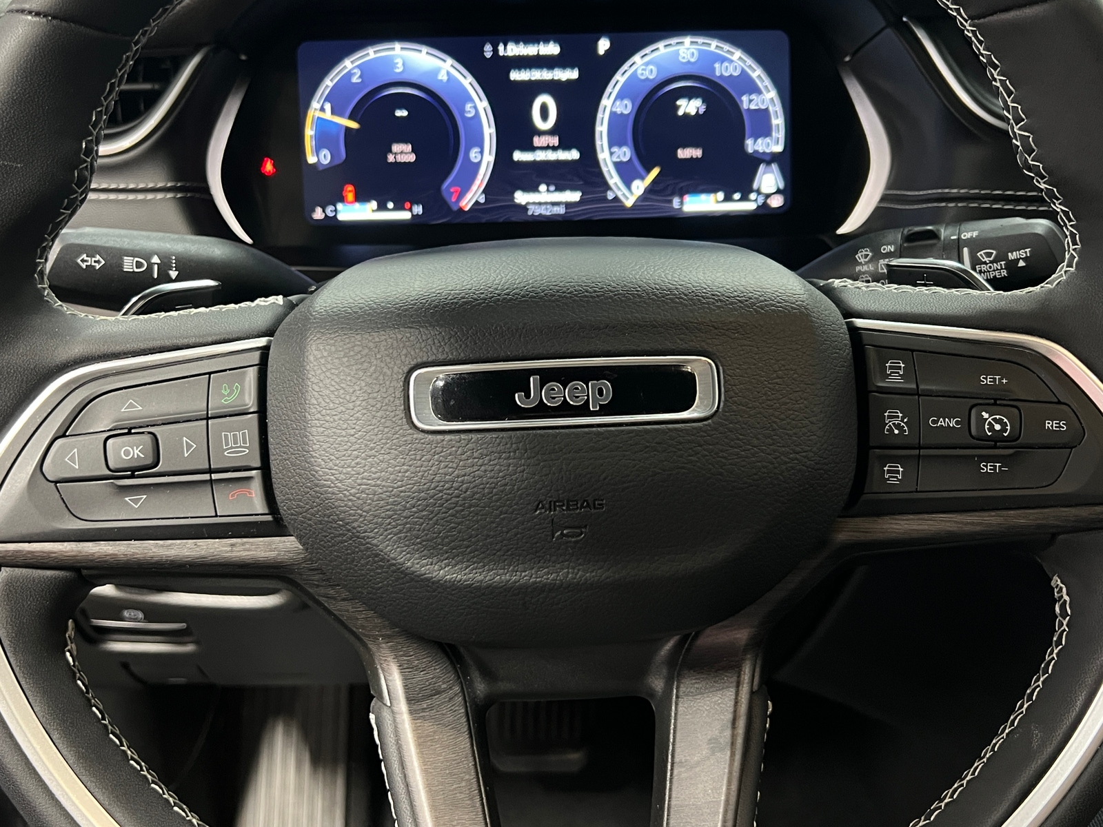 Thumbnail: 2024 Jeep Grand Cherokee - 4