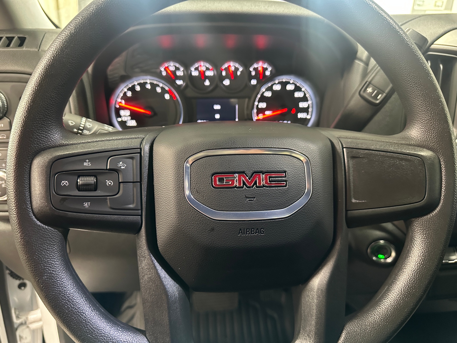 Thumbnail: 2025 GMC Sierra 1500 - 4