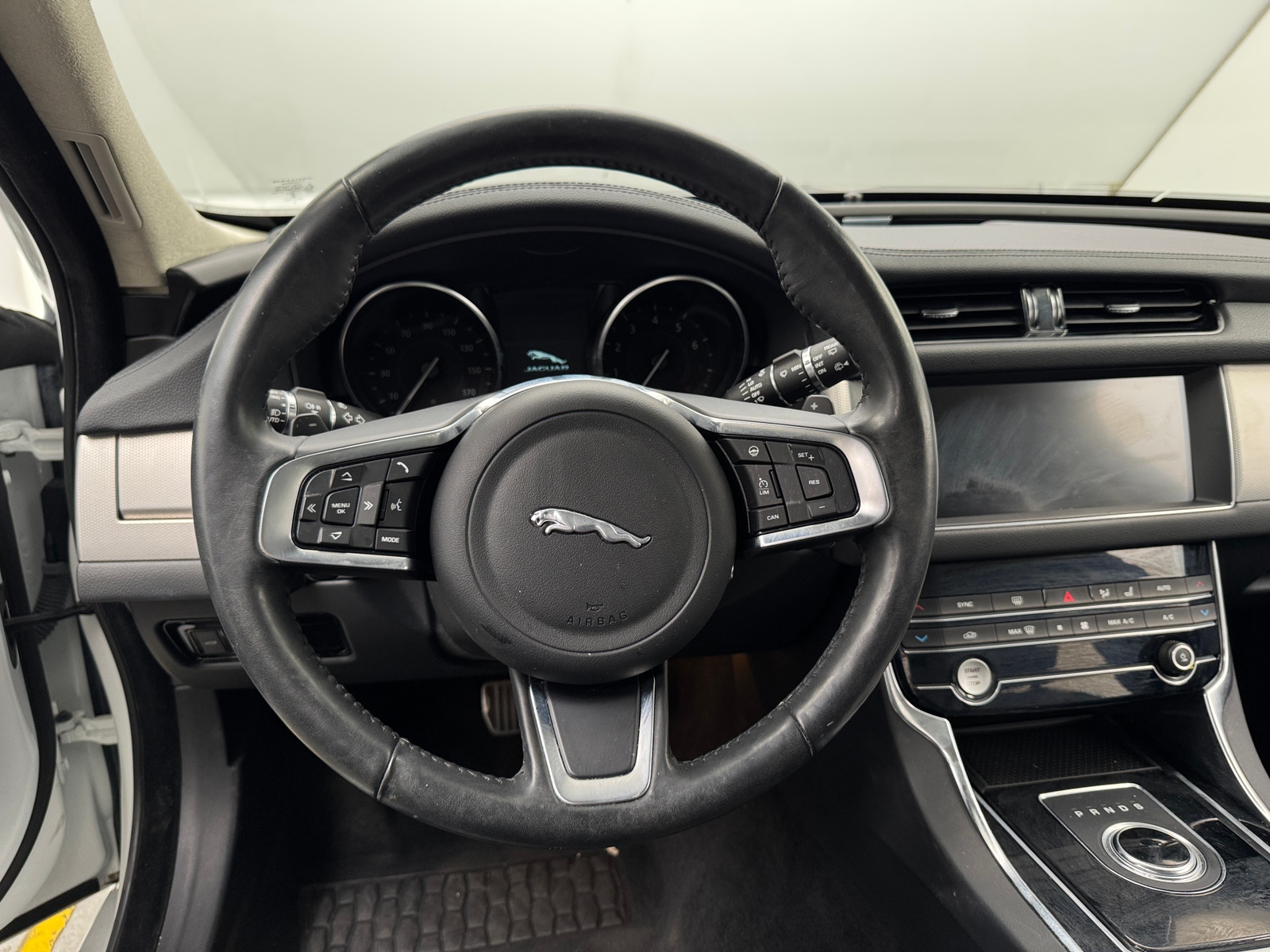 Thumbnail: 2020 Jaguar XF - 4