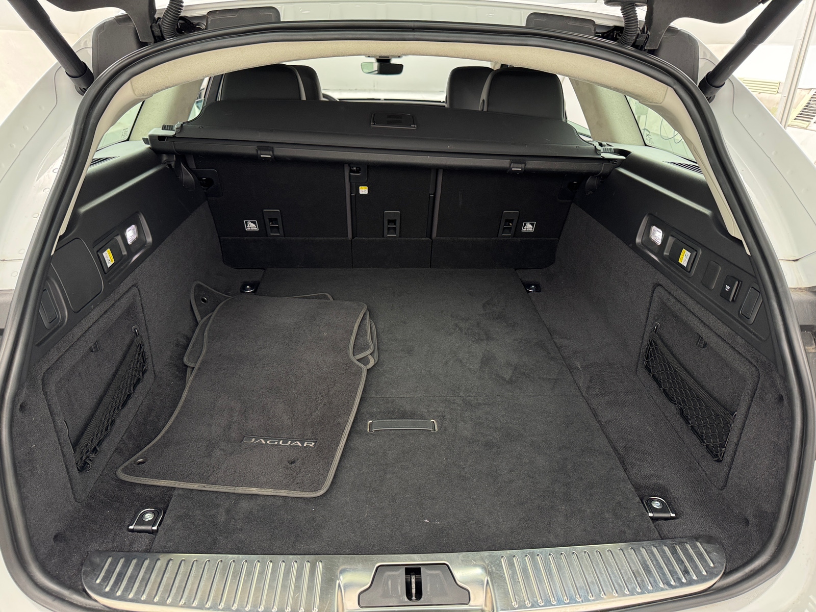 Thumbnail: 2020 Jaguar XF - 6