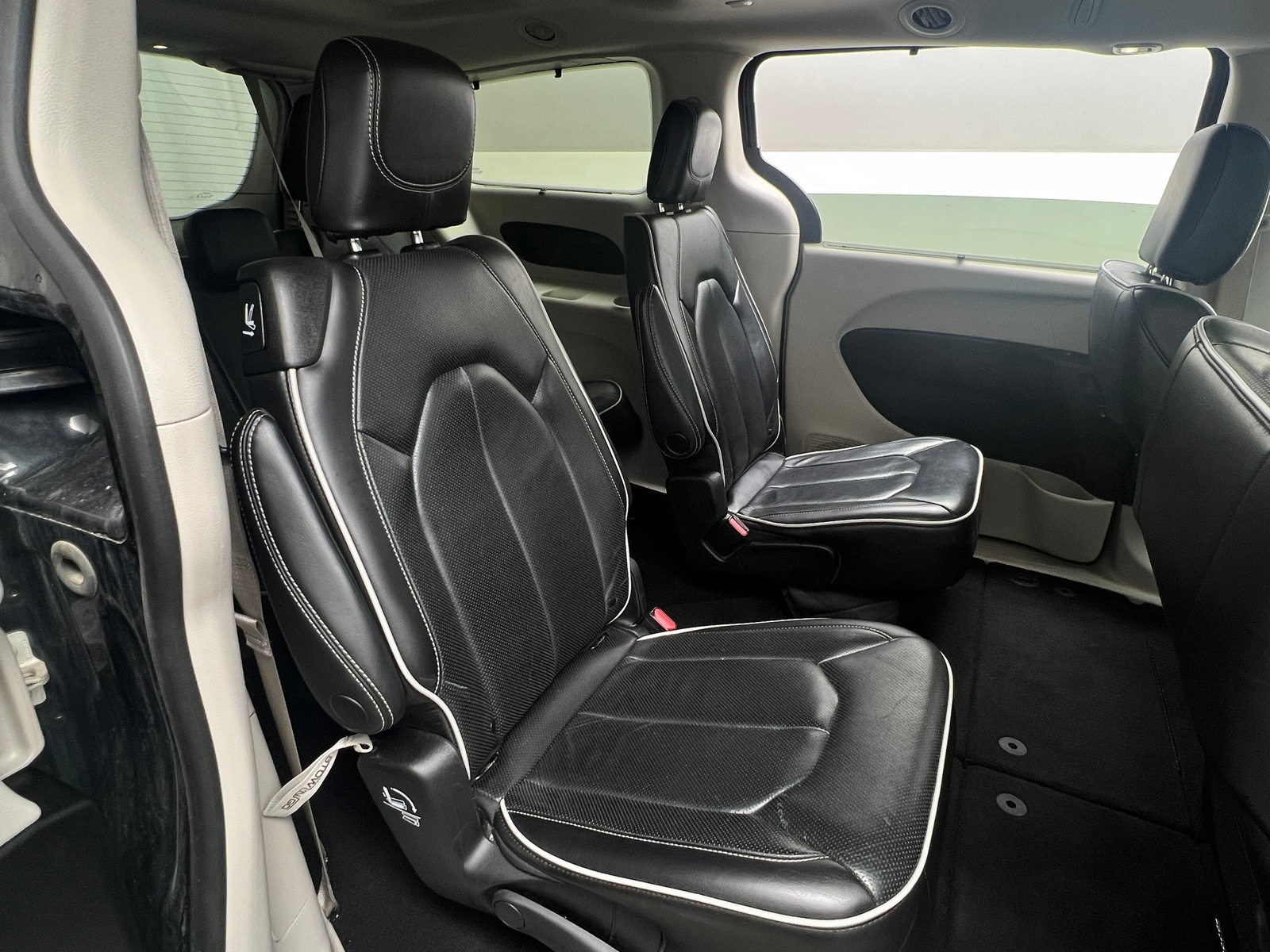 Thumbnail: 2023 Chrysler Pacifica - 5