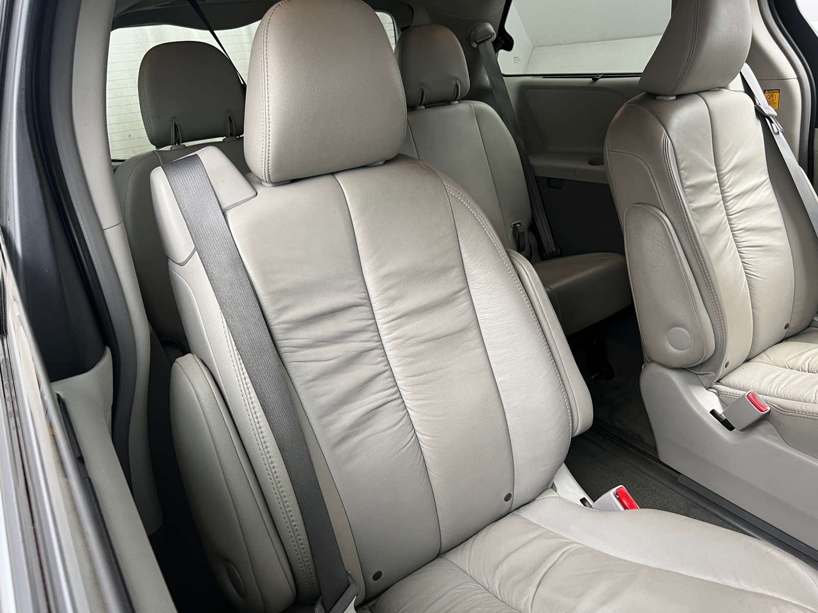 Thumbnail: 2011 Toyota Sienna - 5