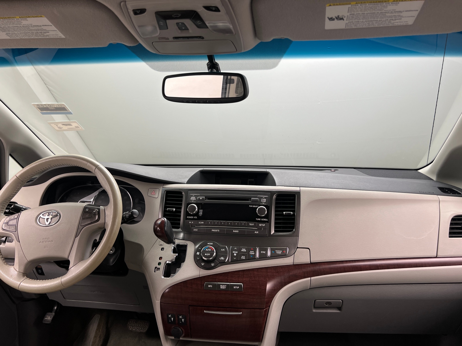 Thumbnail: 2011 Toyota Sienna - 2