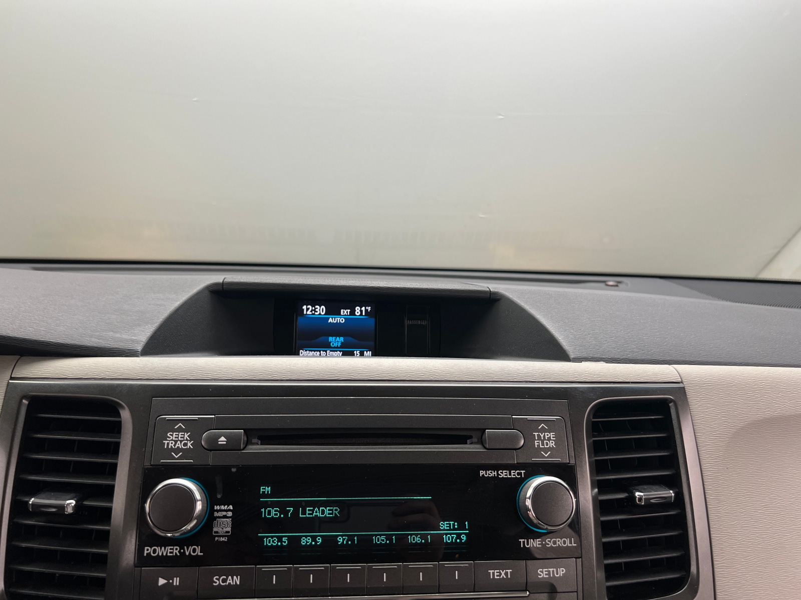 Thumbnail: 2011 Toyota Sienna - 3